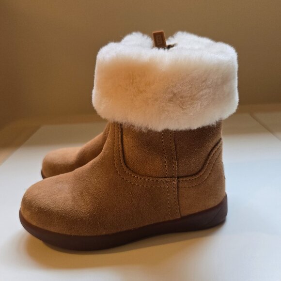 Ugg Jorie II Boot - Picture 2 of 6